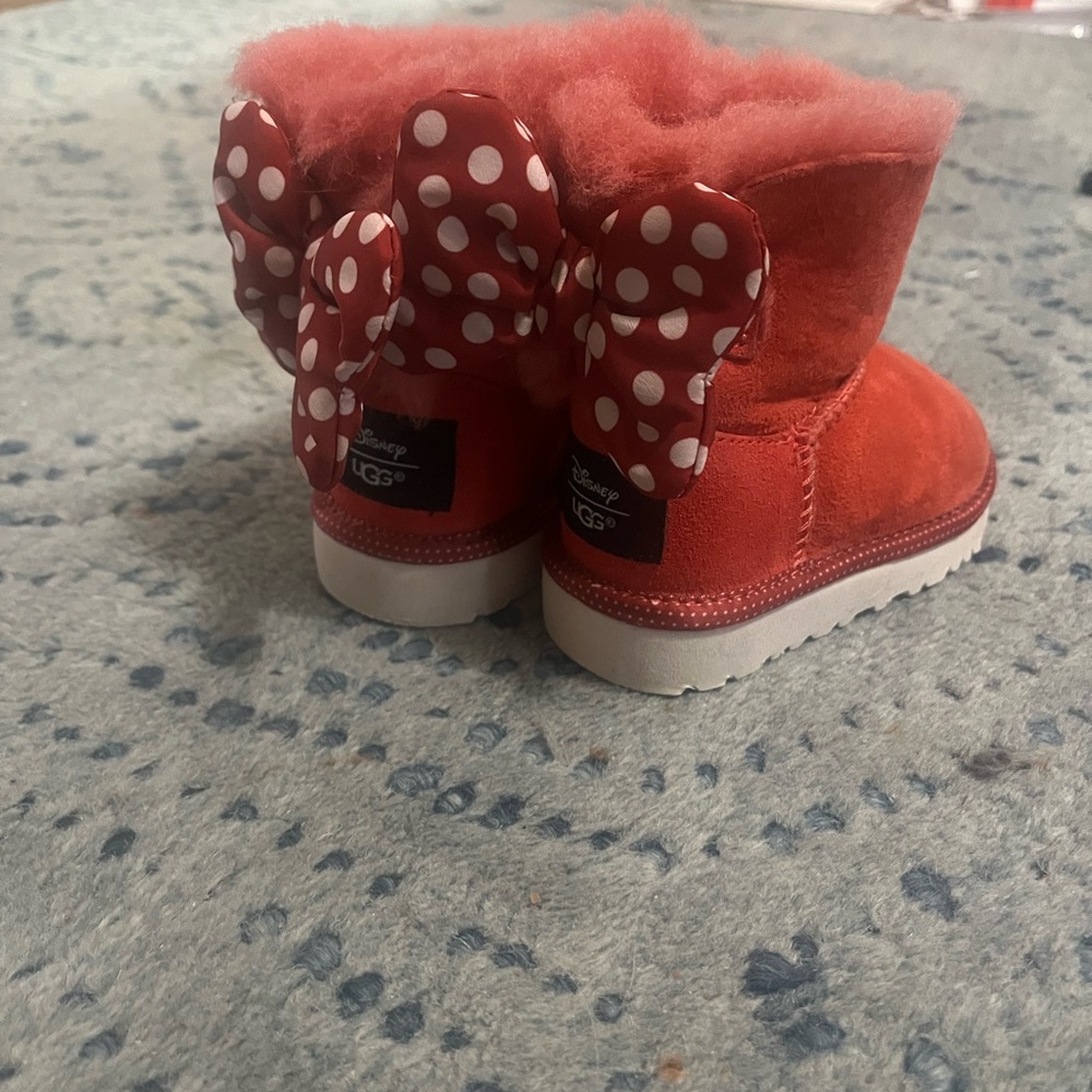 UGG Boots. DISNEY. Minnie Mouse 6T - Picture 3 of 5